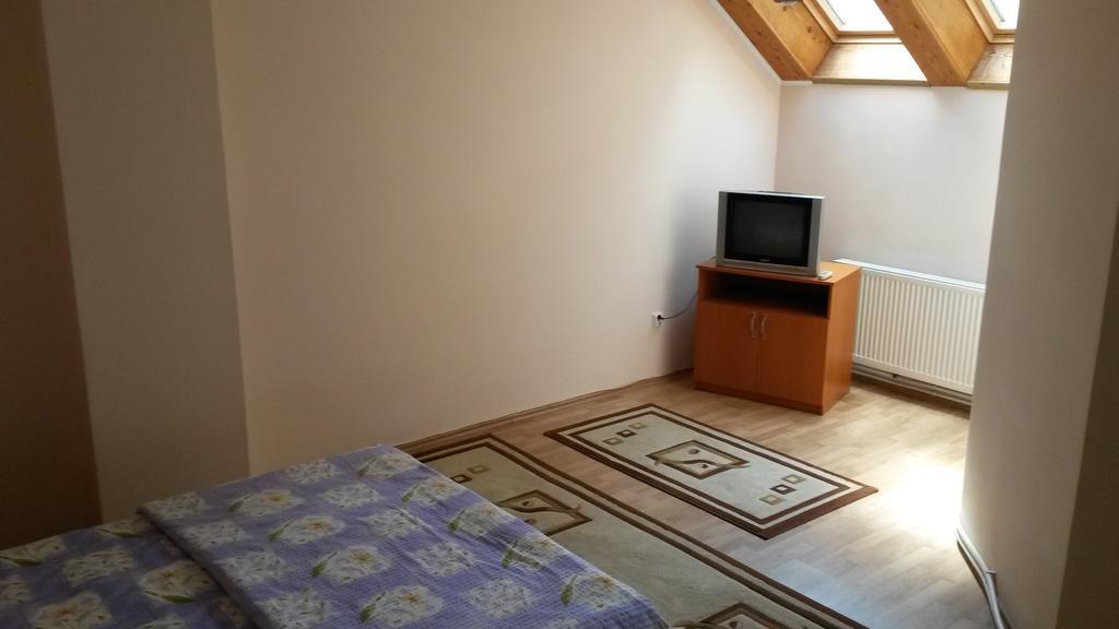 Pensiunea Adi Săpînţa Szoba fotó